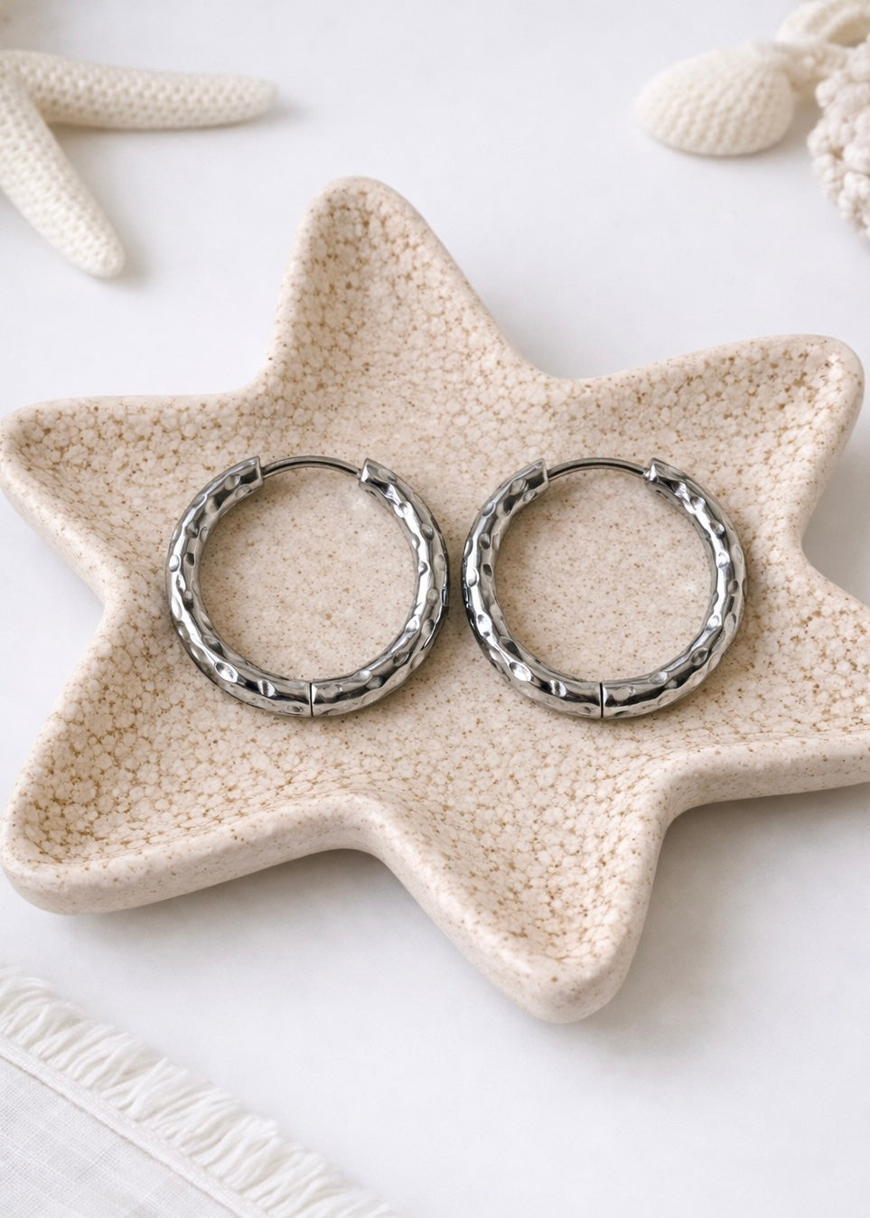 Créoles rondes martelées 23 mm